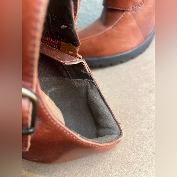 Clarks Artisan Elipsa Mae Double Buckle Brown Block Heels Ankle Boots Size 10 - Picture 6 of 13